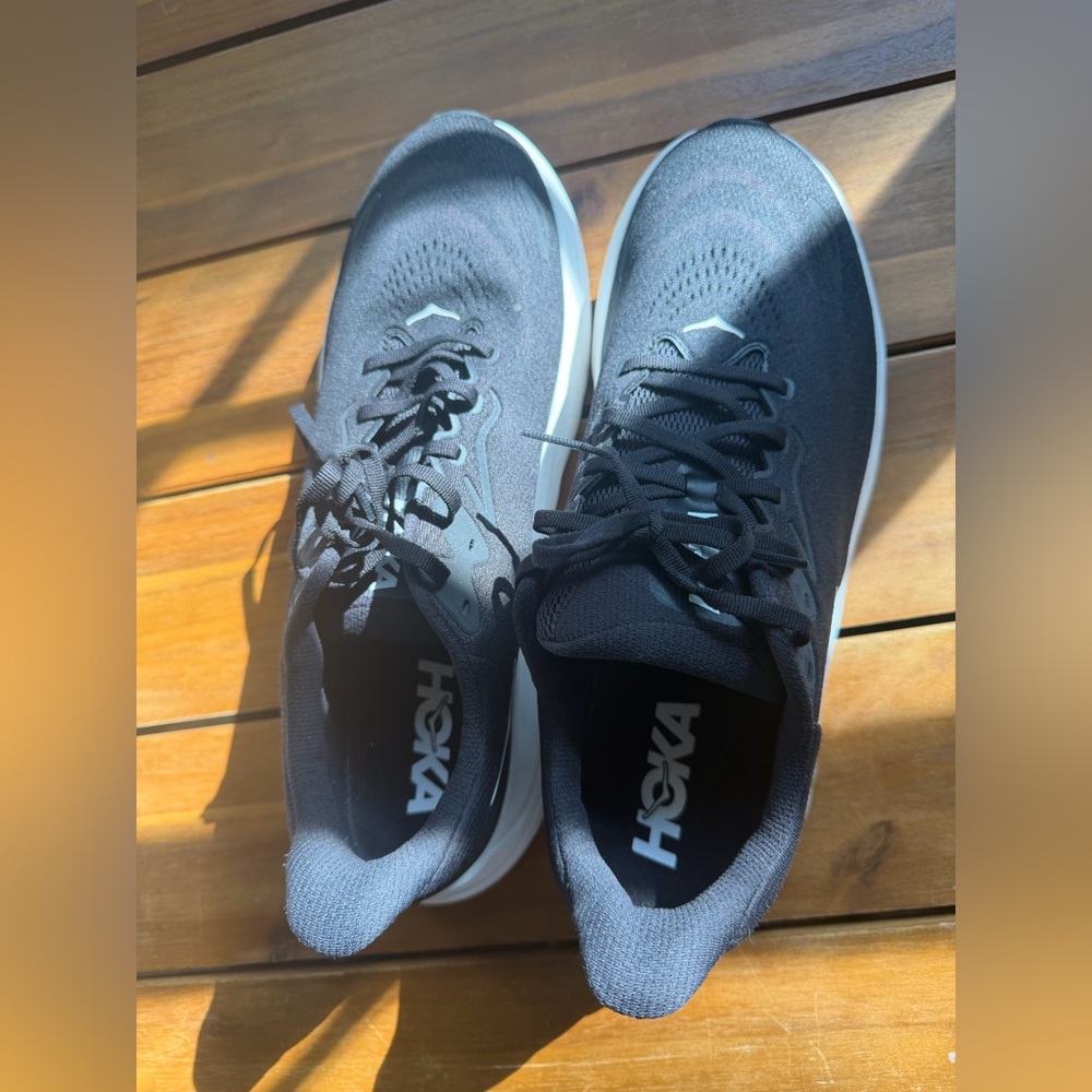 Hoka Men's Black Arahi 8 Sneakers Size 12D